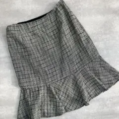 美品❣️ ツイード調 フレア　膝丈スカート　裏地付 グレー系 s 小さめ　黒白