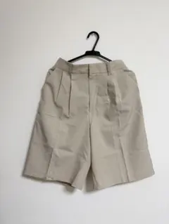 【美品】GU ベージュ プリーツ ショートパンツ