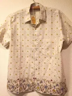 マンゴー柄　インド綿　貝ボタン　Mサイズ　ベージュ　花柄プリント半袖シャツ