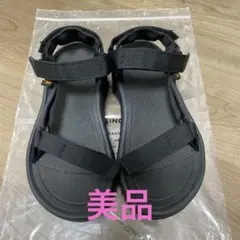 美品！！Teva 厚底スポーツサンダル ブラックのサムネイル