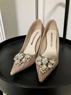 ビジュー付きベージュ高ヒールパンプス