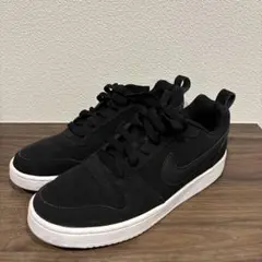 [美品]NIKE コートバーロウ　レディースブラックスニーカー23.5cm