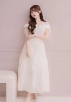 【値下げ】DOLCE LICHE フロントホックオフショルダーワンピース