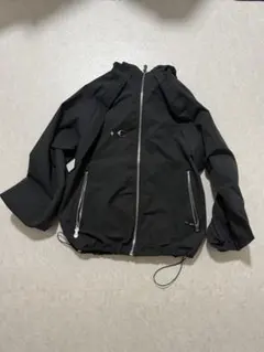 ブラックナイロンジャケット フード付き