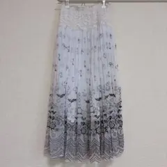 古着 白 黒 ロングフレアスカート 蝶と花の刺繍 ウエストゴム 即購入◎