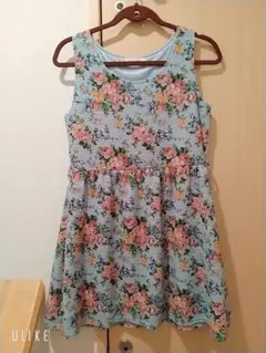 花柄ワンピース