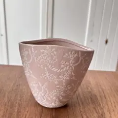 Clayフラワーベース 花瓶 ピンク エンボス加工のサムネイル
