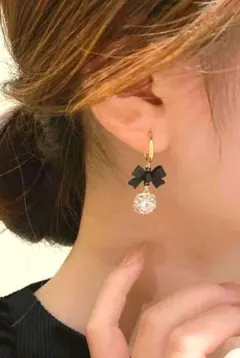 新品未使用　ピアス　ジルコニア　ブラックリボン