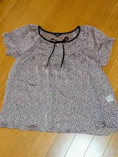 ROPÉ 花柄 半袖ブラウス Mサイズのサムネイル