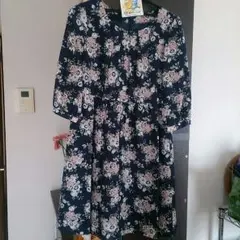 Lサイズ☆ナチュラルビューティーベーシックの花柄ワンピース
