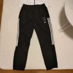 adidas トレーニングパンツ 黒　レディース