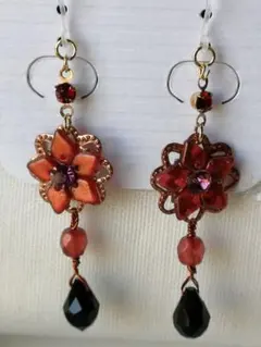 ハンドメイドピアス　[No.95]　レッドフラワー　ドロップ