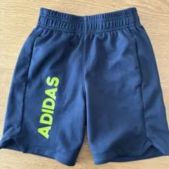 adidasハーフパンツ 110cm