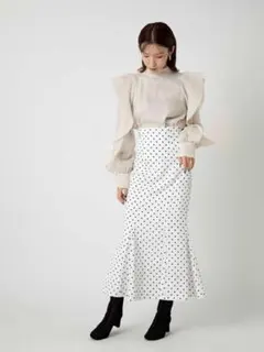 snidelバックサテンマーメイドスカート
