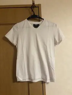 美品！THE RERACS Vネック 半袖 Tシャツ オフホワイトのサムネイル