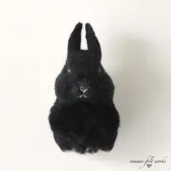 羊毛フェルト＊うさぎのブローチ