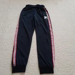 140センチFILA 黒 ジャージパンツ