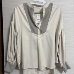 アイボリー バルーンスリーブ シャツ