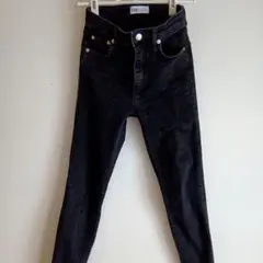 ZARA スキニーデニム ブラックのサムネイル