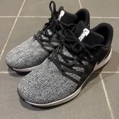 【NIKE】ナイキ バーシティ コンピート トレーナー スニーカー 27cmのサムネイル