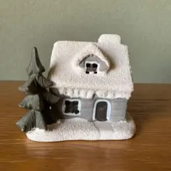 雪の積もった小さな家の置物 キャンドルホルダー　陶器