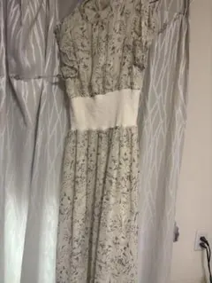 花柄フリル袖ワンピース