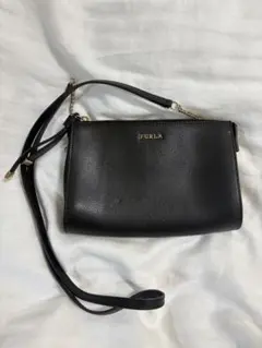 FURLA ブラックレザーショルダーバッグ