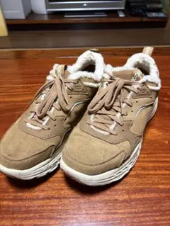 UGG CA805 V2 NUBUCK LOW ムートンスニーカー 27.5cmのサムネイル