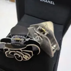 CHANEL フラワーモチーフ ヘアクリップ2点セットのサムネイル