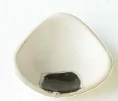 おにぎり型 豆皿 陶器 小皿　箸置き　美濃焼のサムネイル