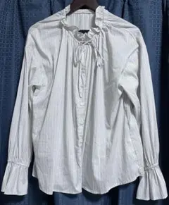 Mサイズ 新品 フリルブラウス ライトグレー ストライプ柄 清楚系 春 羽織りのサムネイル