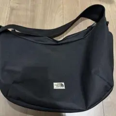 THE NORTH FACE 大容量　ショルダーバッグ ブラックのサムネイル