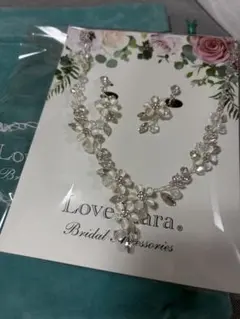 Love Tiaraブライダルアクセサリーセット