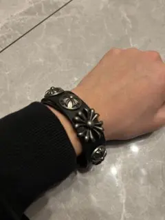 フラワーモチーフ レザーブレスレット　y2k パンク