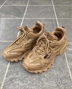 BALENCIAGA スニーカー サイズ38 ブラック/ゴールド/レッド - メルカリ