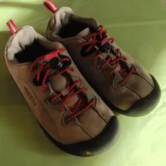 まま様　KEEN キッズスニーカー グレー/レッド