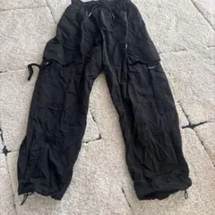 ブラック カーゴパンツ ドローストリング付き