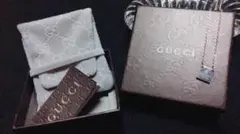 GUCCI スクエアプレートペンダント