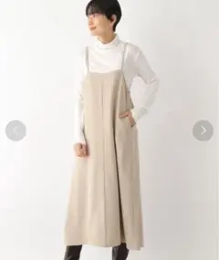 ベージュ キャミワンピース ポケット付き　ハイウエストセミフレアキャミワンピース