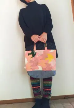 使い易い大きさ♫北欧風柄手提げバッグ、トート、しあわせの鳩？鳥？　ハンドメイド