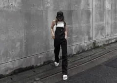 アクレントのブラックオーバーオール