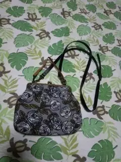 ミナペルホネン/Rosyロージィーグレー　人気マルチがま口　ショルダー付