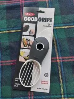 新品未使用 アボカドスライサー oxo ホワイト オクソー 3in1 食洗機対応のサムネイル