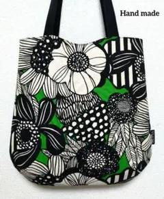 トートバッグ　肩掛けトートバッグ　北欧風　フラワー柄　ハンドメイド