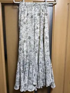 mysty womanエスカルゴマーメイドスカート 花柄のサムネイル