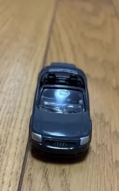 Audi グレー オープンカー ミニカーのサムネイル