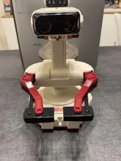 ファミリーコンピュータ　ロボット　新品未使用品　箱　取説有り ファミリーコンピュータ ロボット 新品未使用品 箱 取説有り