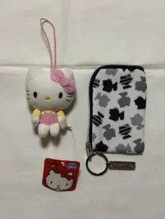 ハローキティ ストラップ付きぬいぐるみとポーチセット