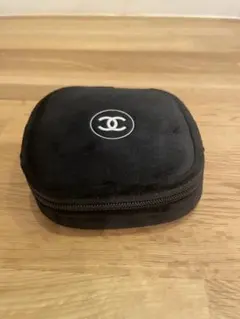 CHANEL ミラー付きポーチ ブラック　リップケース　ノベルティーのサムネイル