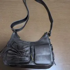 NICE CLAUP ショルダーバッグ メタリックグレーのサムネイル